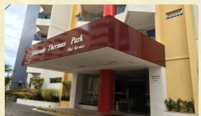 Apartamento aconchegante,em prédio com 5 piscinas.
